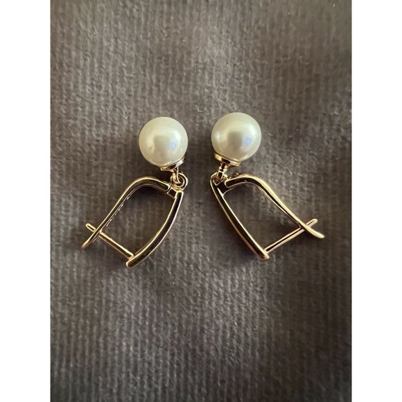 Drop Earrings With White Faux Pearl Charm & Leverback Closure - Picture 4 of 4